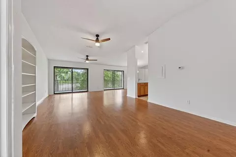 Living - 18 Talavera Ct #18, Saint Augustine, FL 32086 photo 5 of 7