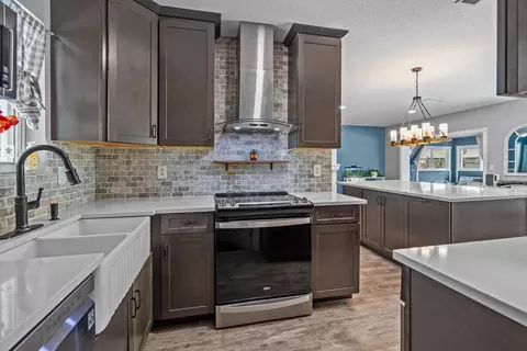 Kitchen - 1020 Espinado Ave, Saint Augustine, FL 32086 photo 4 of 5