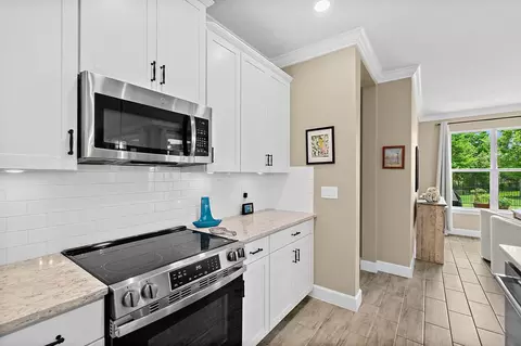 Kitchen - 132 Orchard Ln, Saint Augustine, FL 32095 photo 4 of 5