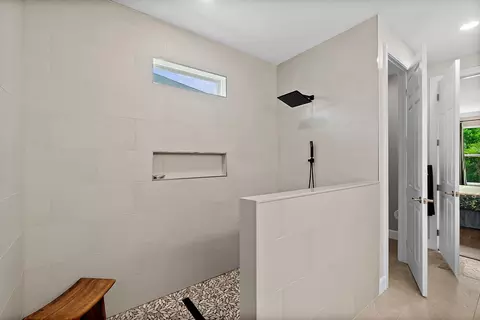 Bath - 132 Orchard Ln, Saint Augustine, FL 32095 photo 2 of 3