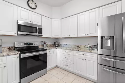 Kitchen - 601 Prince Rd, Saint Augustine, FL 32086 photo 3 of 4