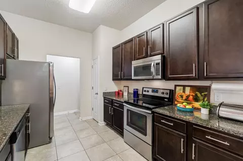 Kitchen - 1017 Golden Lake Loop, Saint Augustine, FL 32084 photo 3 of 5