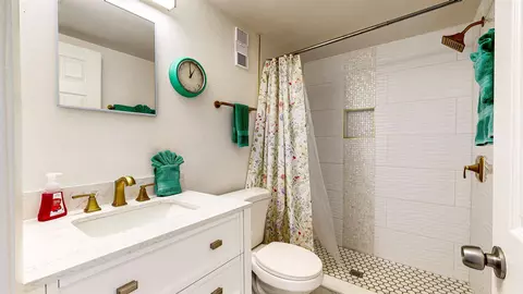 Bath - 650 W Pope Rd #265, Saint Augustine, FL 32080 photo 1 of 5