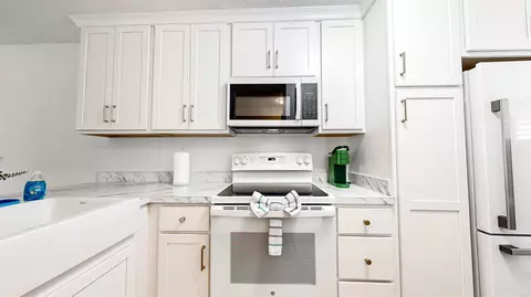Kitchen - 650 W Pope Rd #265, Saint Augustine, FL 32080 photo 1 of 2