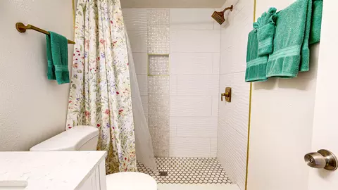 Bath - 650 W Pope Rd #265, Saint Augustine, FL 32080 photo 2 of 5