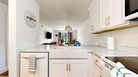 Kitchen - 650 W Pope Rd #265, Saint Augustine, FL 32080 photo 2 of 2