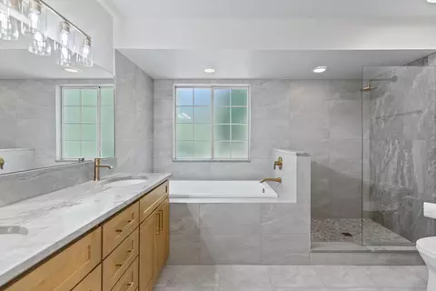 Bath - 4905 Moultrie Reserve Ct, Saint Augustine, FL 32086 photo 4 of 11