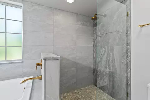 Bath - 4905 Moultrie Reserve Ct, Saint Augustine, FL 32086 photo 6 of 11