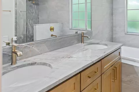Bath - 4905 Moultrie Reserve Ct, Saint Augustine, FL 32086 photo 5 of 11