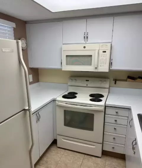 Kitchen - 4250 A1a S N17, Saint Augustine, FL 32080 photo 1 of 2