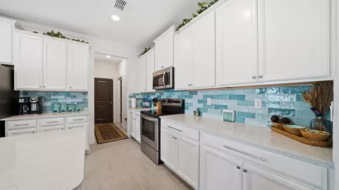 Kitchen - 367 Lake Sinclair St, Saint Augustine, FL 32084 photo 2 of 4