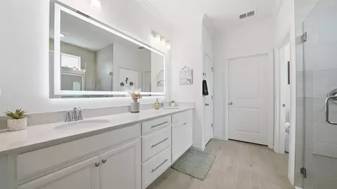 Bath - 367 Lake Sinclair St, Saint Augustine, FL 32084 photo 3 of 9