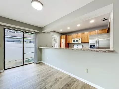 Kitchen - 15 Atlantic Oaks Cir, Saint Augustine, FL 32080 photo 5 of 9