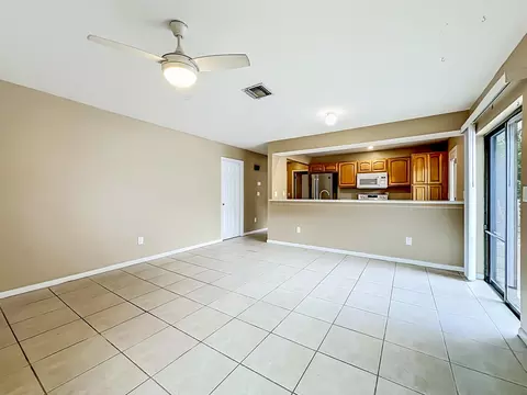 Living - 15 Atlantic Oaks Cir, Saint Augustine, FL 32080 photo 2 of 8