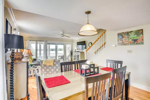 Dining - 236 River Bend Pl #BLDG E, Welaka, FL 32193 photo 3 of 3