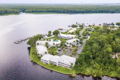 236 River Bend Pl #BLDG E, Welaka, FL 32193