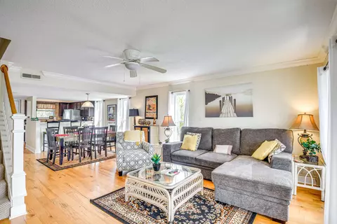 Living - 236 River Bend Pl #BLDG E, Welaka, FL 32193 photo 3 of 4