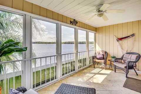 Exterior - 236 River Bend Pl #BLDG E, Welaka, FL 32193 photo 3 of 11