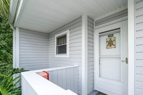 Exterior - 236 River Bend Pl #BLDG E, Welaka, FL 32193 photo 7 of 11