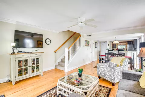 Living - 236 River Bend Pl #BLDG E, Welaka, FL 32193 photo 4 of 4