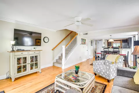 Living - 236 River Bend Pl #BLDG E, Welaka, FL 32193 photo 4 of 4