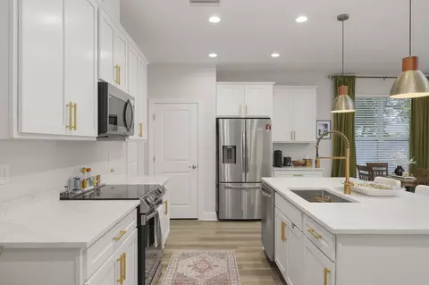 Kitchen - 124 Swallow Rd, Saint Augustine, FL 32086 photo 2 of 3