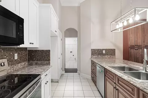 Entry Way - 805 Riley Ln, Saint Augustine, FL 32095 photo 4 of 8