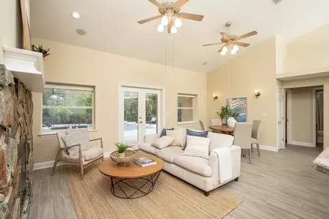 Living - 522 Turnberry Ln, Saint Augustine, FL 32080 photo 1 of 2