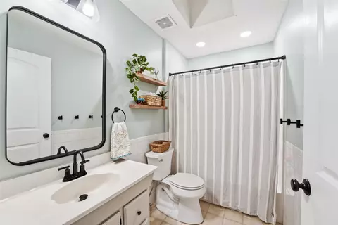 Bath - 1805 Bennett Rd, Saint Augustine, FL 32092 photo 4 of 5