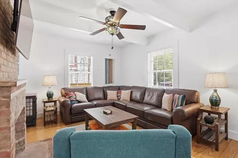 Living - 76 Oneida St, Saint Augustine, FL 32084 photo 1 of 2