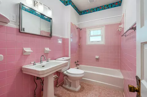 Bath - 24 Flamingo Dr, Saint Augustine, FL 32080 photo 1 of 2