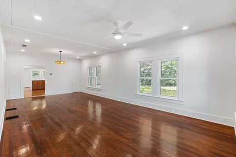 Living - 24 Flamingo Dr, Saint Augustine, FL 32080 photo 2 of 5