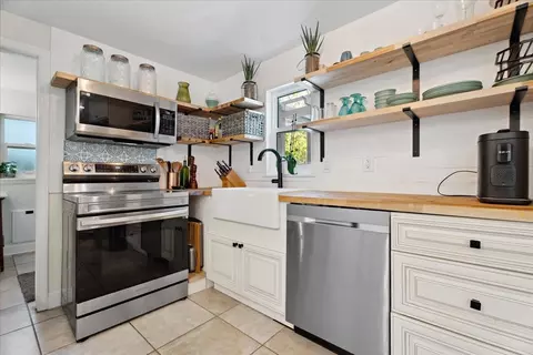 Kitchen - 56 Dumas St, Saint Augustine, FL 32084 photo 2 of 2