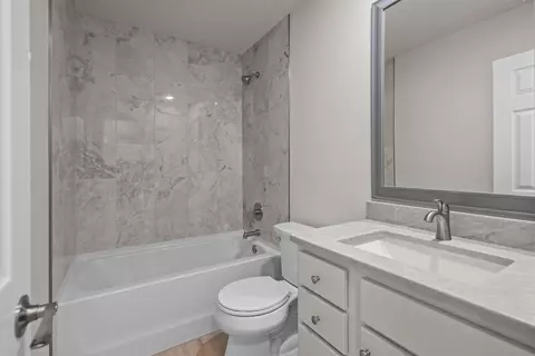 Bath - 202 Gerona Rd, Saint Augustine, FL 32086 photo 8 of 10