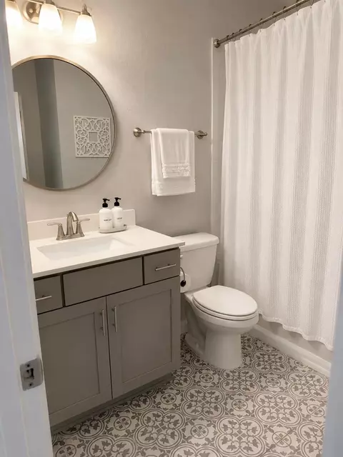 Bath - 231 Willow Crk Ct, Saint Augustine, FL 32092 photo 1 of 4