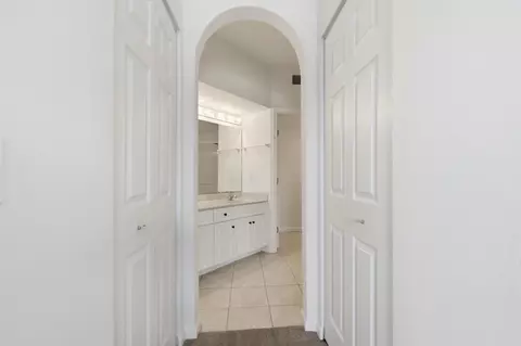 Entry Way - 2500 Vista Cove Rd, Saint Augustine, FL 32084 photo 6 of 7