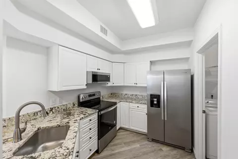 Kitchen - 2500 Vista Cove Rd, Saint Augustine, FL 32084 photo 2 of 5