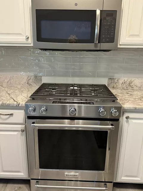 Kitchen - 13 Lockhart Ln, Saint Augustine, FL 32080 photo 4 of 6