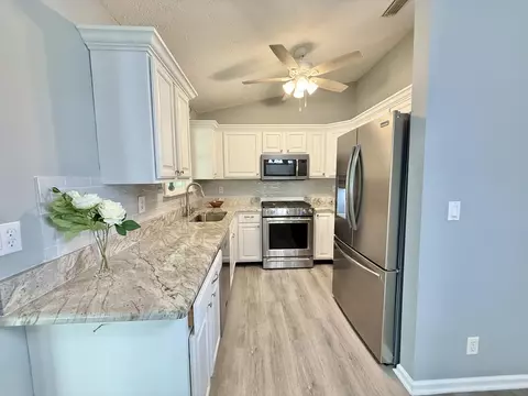 Kitchen - 13 Lockhart Ln, Saint Augustine, FL 32080 photo 5 of 6