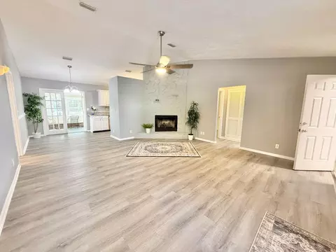 Living - 13 Lockhart Ln, Saint Augustine, FL 32080 photo 1 of 7