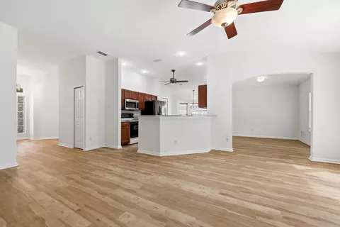 Living - 385 Whisper Ridge Dr, Saint Augustine, FL 32092 photo 7 of 9