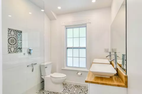Bath - 64 Weeden St, Saint Augustine, FL 32084 photo 1 of 5