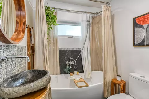 Bath - 64 Weeden St, Saint Augustine, FL 32084 photo 4 of 5