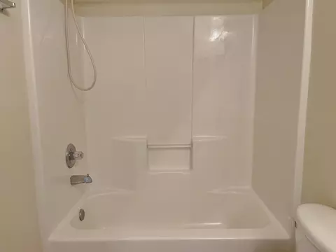 Bath - 374 Scrub Jay Dr, Saint Augustine, FL 32092 photo 3 of 4