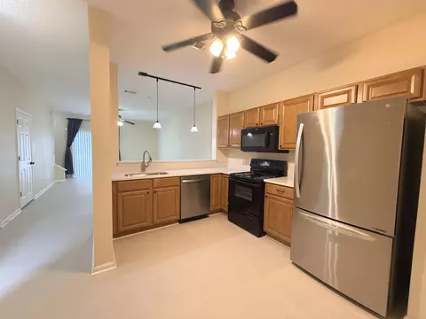 Kitchen - 374 Scrub Jay Dr, Saint Augustine, FL 32092 photo 3 of 4