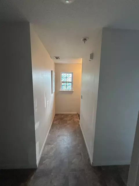 Entry Way - 330 St George Ave, Saint Augustine, FL 32084 photo 6 of 7