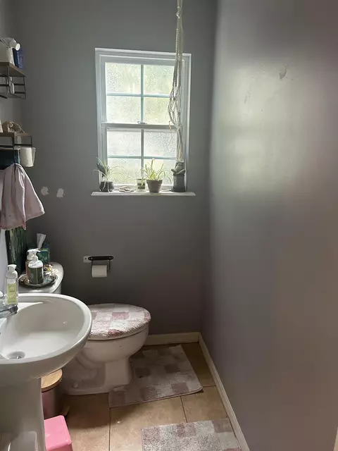 Bath - 330 St George Ave, Saint Augustine, FL 32084 photo 1 of 3