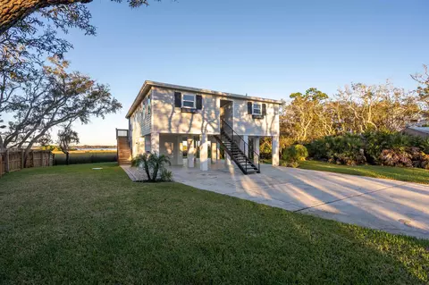 Exterior - 420 Trade Wind Ln, Saint Augustine, FL 32080 photo 2 of 11