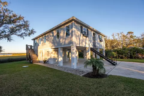 Exterior - 420 Trade Wind Ln, Saint Augustine, FL 32080 photo 3 of 11