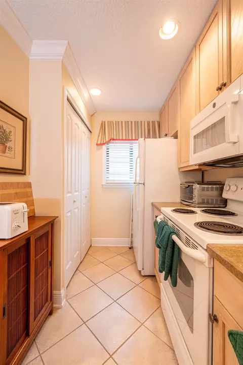 Kitchen - 6100 A1a S #314, Saint Augustine, FL 32080 photo 2 of 4